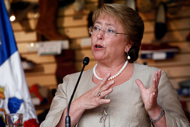 Bachelet enfatiza la diferencia entre caso Penta y citación de administradora de su campaña