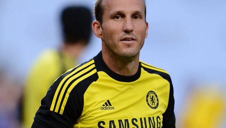 El arquero australiano Schwarzer deja el Chelsea