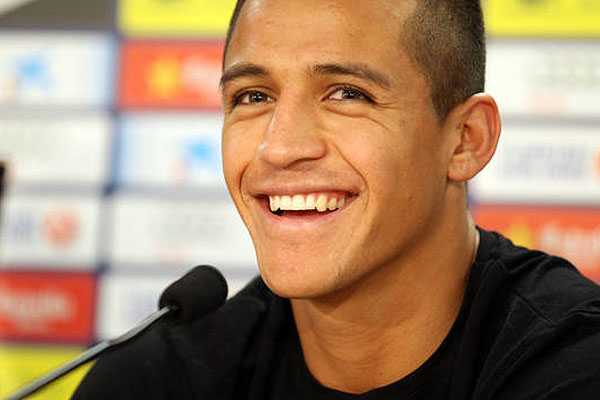Descubren a Alexis Sánchez con Michelle Carvalho gracias a un inocente comentario