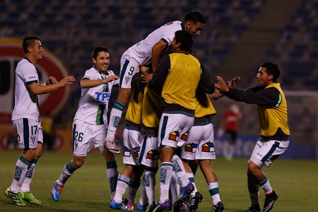 Santiago Wanderers lava heridas con 2-0 sobre Barnechea