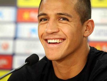 Descubren a Alexis Sánchez con Michelle Carvalho gracias a un inocente comentario