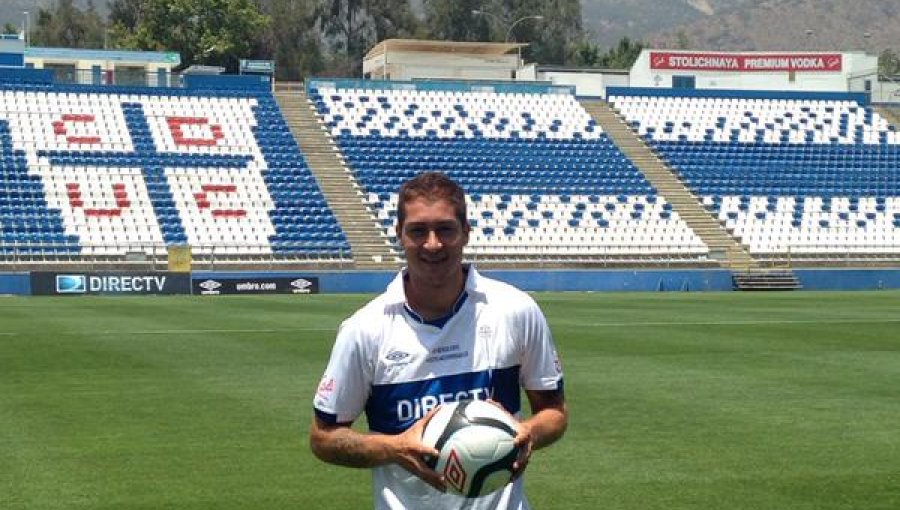 Walter Ibáñez fue presentado como el segundo refuerzo de Universidad Católica