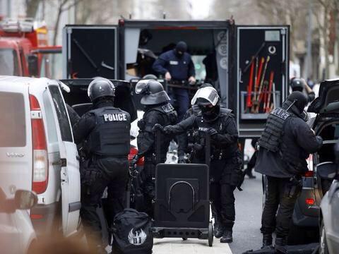 Agente policial francesa muere en nuevo ataque armado ocurrido al sur de París