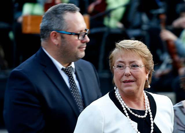 Adimark: Presidenta Bachelet baja por sexto mes consecutivo su aprobación