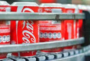 Empresa Coca-Cola despedirá a unos 1.800 trabajadores en todo el mundo