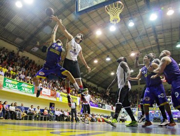 Básquetbol: Colo Colo da el gran golpe en el arranque de la semifinal