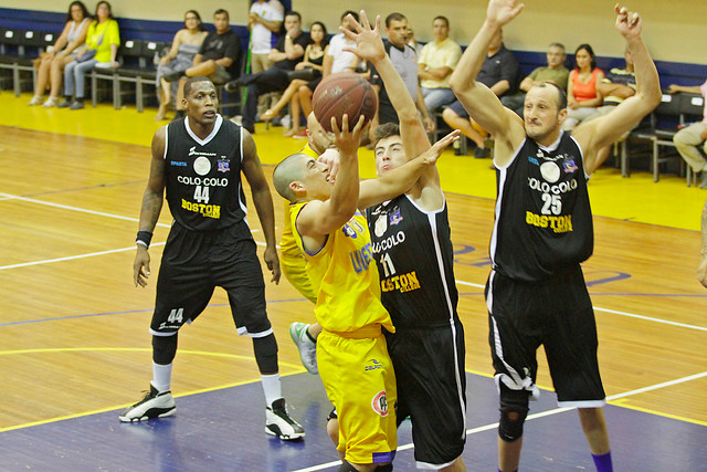 Básquetbol: Universidad de Concepción iguala semifinal ante Colo Colo