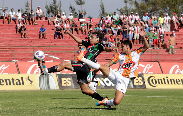 Cobresal ganó sobre el final a Palestino en La Cisterna