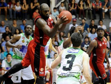 Básquetbol: Castro luchó pero no pudo ante Los Leones