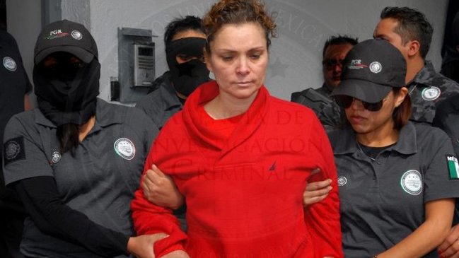 Procesan a esposa de ex alcalde mexicano implicada en desaparición de jóvenes