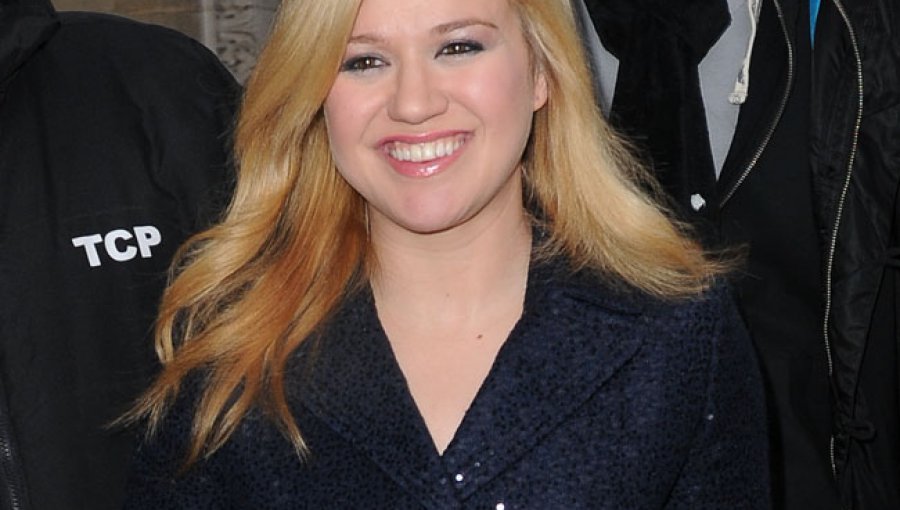 El marido de Kelly Clarkson 'huye de ella' para no tener otro bebé