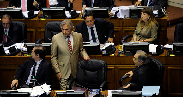 Senadores Iván Moreira y Ena von Baer serían citados a declarar en calidad de imputados en caso Penta