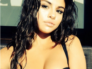 Selena Gómez impresionó con provocativa selfie