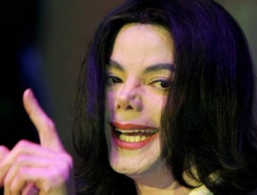 Tributo latino a Michael Jackson saldrá a la venta en Abril