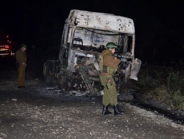 Encapuchados queman dos camiones en la región de La Araucanía