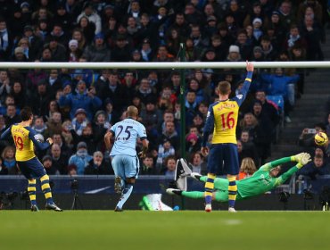 Arsenal de Sánchez propinó duro golpe al City de Pellegrini: Ganó 2-0 de visita