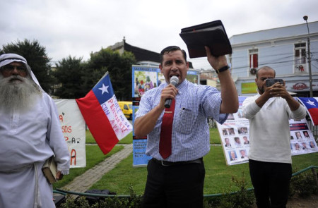 Diputado Gabriel Boric acusa que pastor Soto lo agredió en el Congreso Nacional