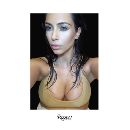 Kim Kardashian publica sensual imagen que será la portada de su libro