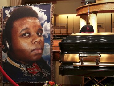 Justicia de EEUU no encuentra pruebas contra agente que mató a Michael Brown