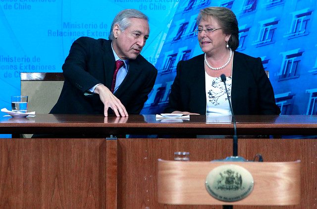 Bachelet instruye a sus embajadores a defender posición ante demanda marítima