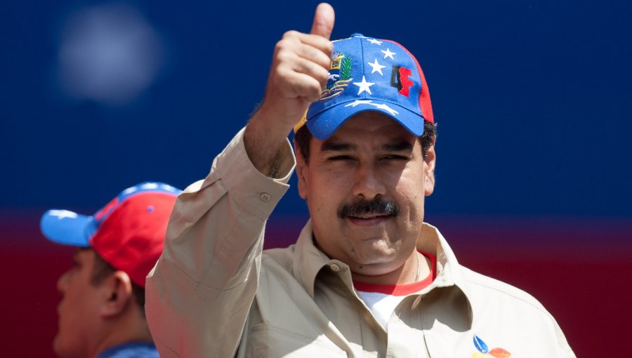 Maduro pasa página de un 2014 en recesión y promete afianzar modelo económico