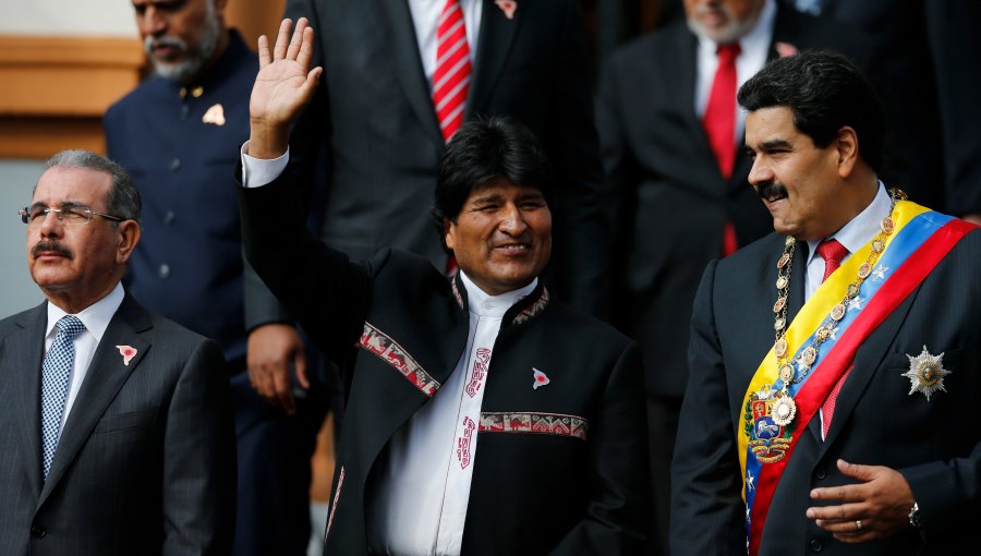 Nicolás Maduro llega a La Paz para asistir a la investidura de Evo Morales