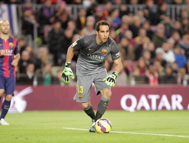 Claudio Bravo podría perder la titularidad en la Liga española