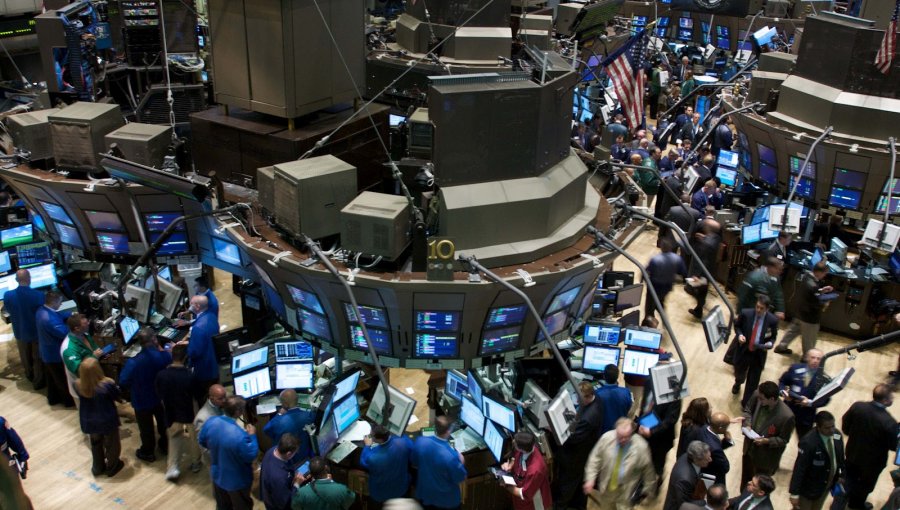 Wall Street sigue con pérdidas y el Dow Jones cede un 0,16 % a media sesión