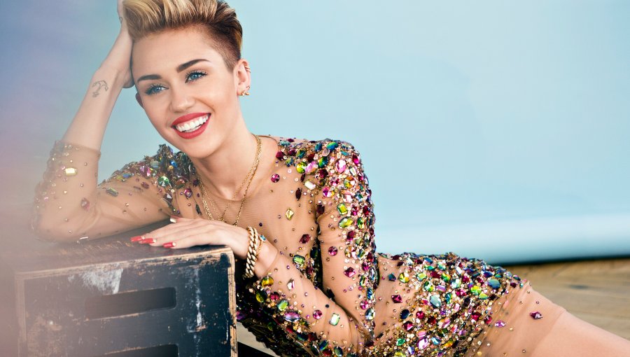 Foto: Provocativa selfie de Miley Cyrus causa furor en la web