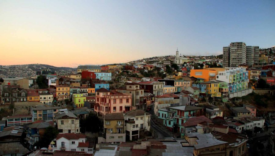 Medio británico destaca a Valparaíso como uno de los lugares más felices del mundo