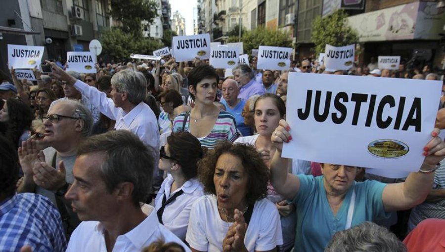 Fernández denuncia "operación contra el Gobierno" detrás de muerte de Nisman