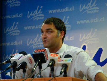 Secretario general de la UDI le responde a Délano: “Es innecesario comentar investigación en curso”