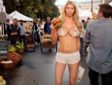 Video: Esta es la forma más sensual de promocionar una hamburguesa natural