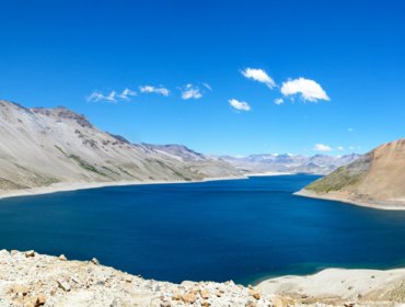 Explican por qué la tierra en laguna del Maule se levanta 25 centímetros al año