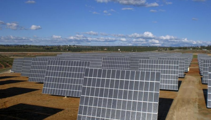Inician construcción de planta fotovoltaica en desierto de Atacama que será la más grande de A.Latina