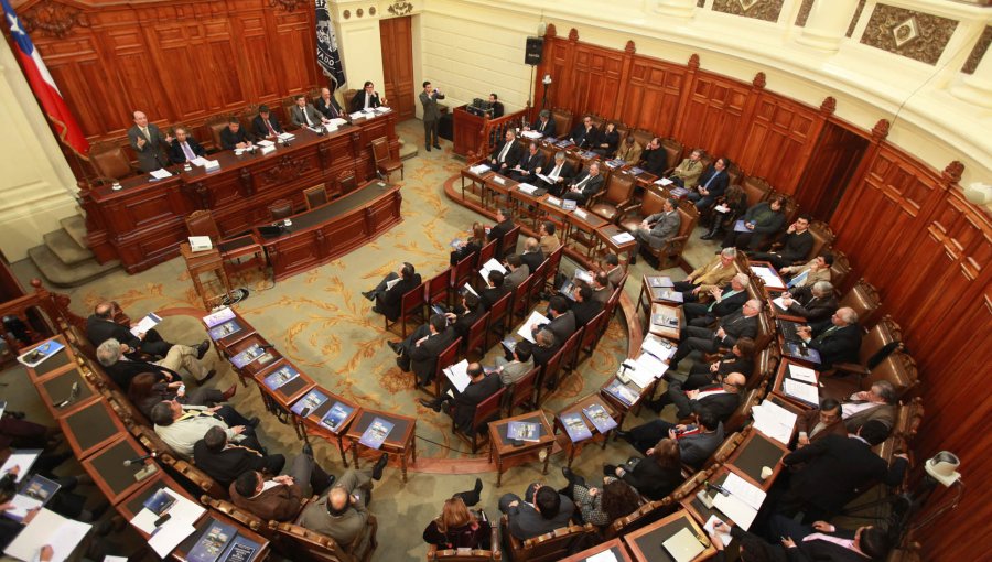 Encuesta Cadem: 63% de los chilenos asegura que el fin del sistema binominal “no aumentará la confianza en los políticos”