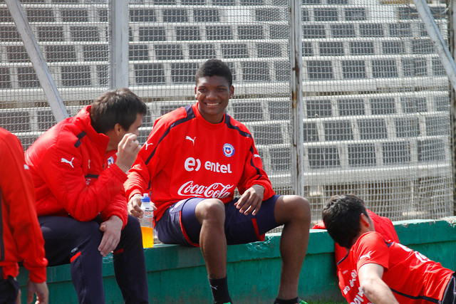 Ángelo Henríquez y Junior Fernandes anotaron en goleada de Dínamo Zagreb