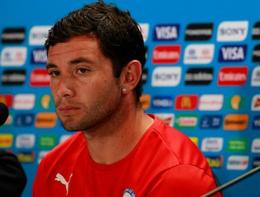 Cruzeiro oficializó la contratación de Eugenio Mena