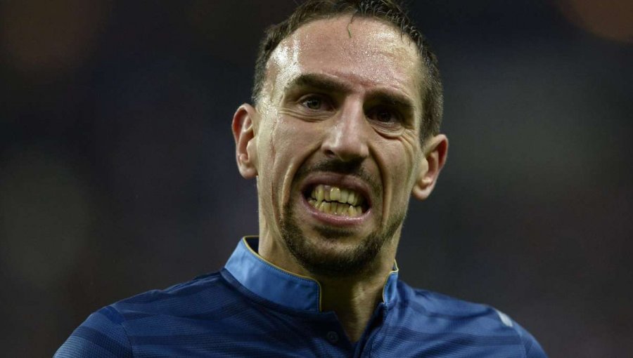 Video: Photoshop realiza gran transformación a Franck Ribery
