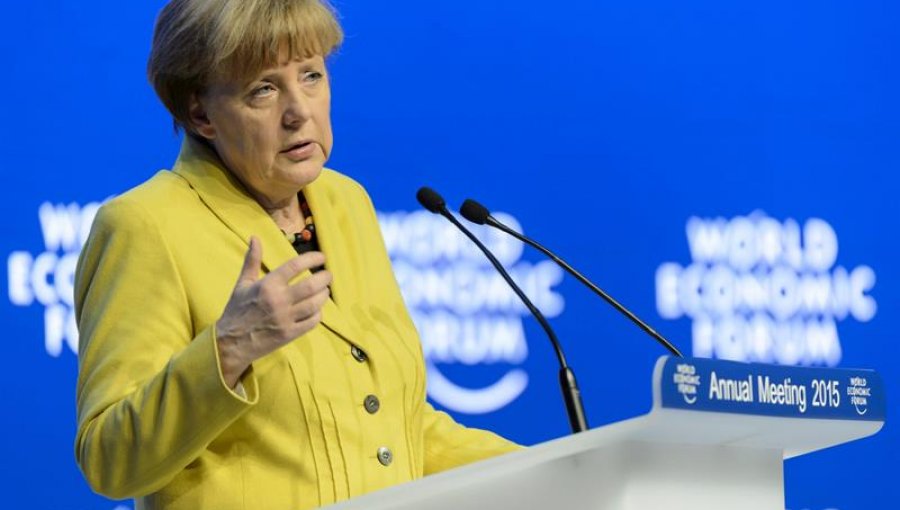 Merkel espera a que Alexis Tsipras anuncie sus propuestas en materia económica