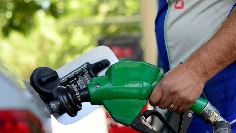 Este jueves la gasolina bajará hasta 5 pesos y el kerosene más de 50 pesos por litro