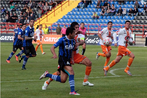 Huachipato vence a Cobresal y logra primer triunfo en el Clausura