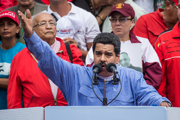 Maduro acusa a EEUU de promover golpe 'violento' en Venezuela