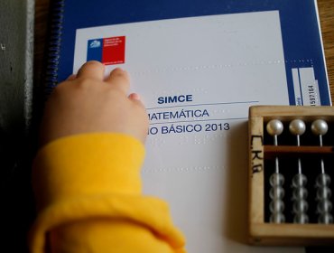 Mineduc eliminará dos pruebas Simce y hará importantes cambios tras recomendación de expertos