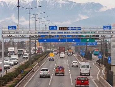 Senadores presentan proyecto para que concesionarias de autopistas transparenten sus cobros por pórticos