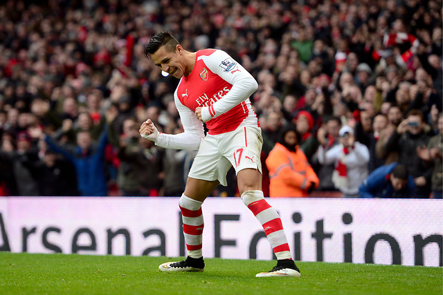 Alexis Sánchez se declaró "feliz" por goleada del Arsenal en su ausencia