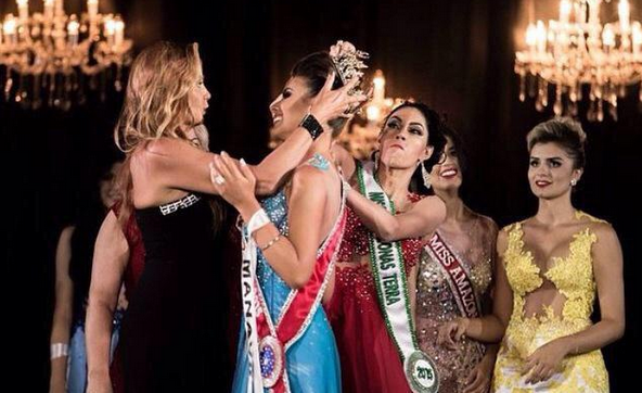 Video: Concursante enfurecida arranca la corona a Miss Amazonas