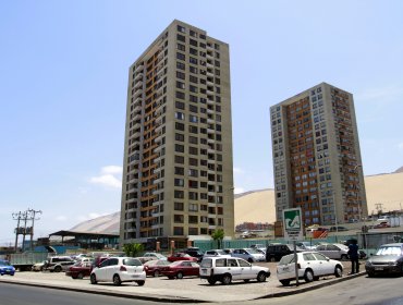 Iquique: Menor falleció tras caer del piso 15 de un edificio