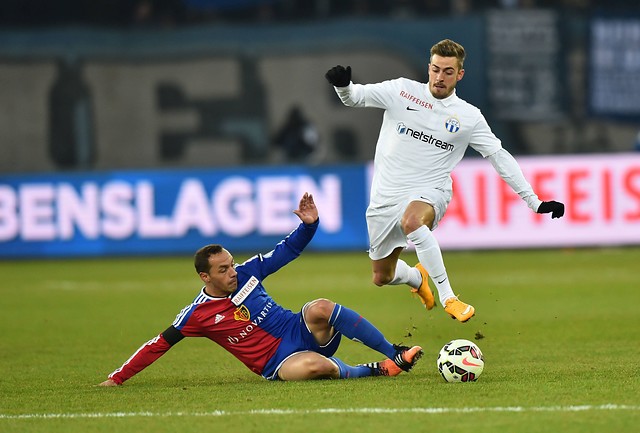 Marcelo Díaz debutó en goleada de Hamburgo y sale de zona roja