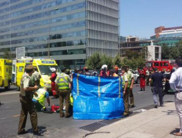 Motorista falleció tras ser impactado por un vehículo en avenida Las Condes con Estoril